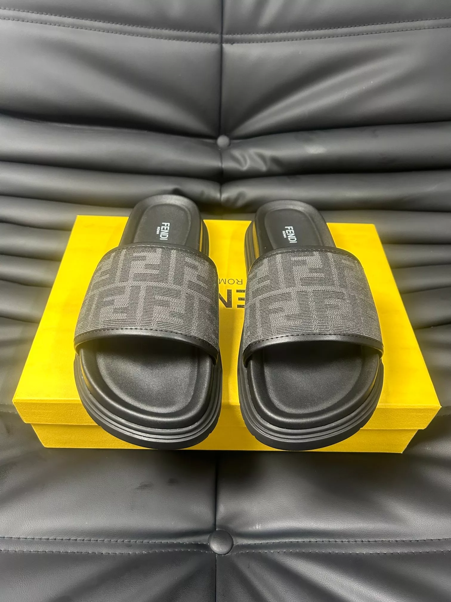 fendi chaussons pour homme s_12a21152